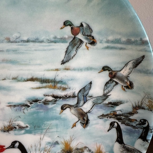1990 “SHARING” COLLECTORS PLATE and geese winter scene - Picture 5 of 9